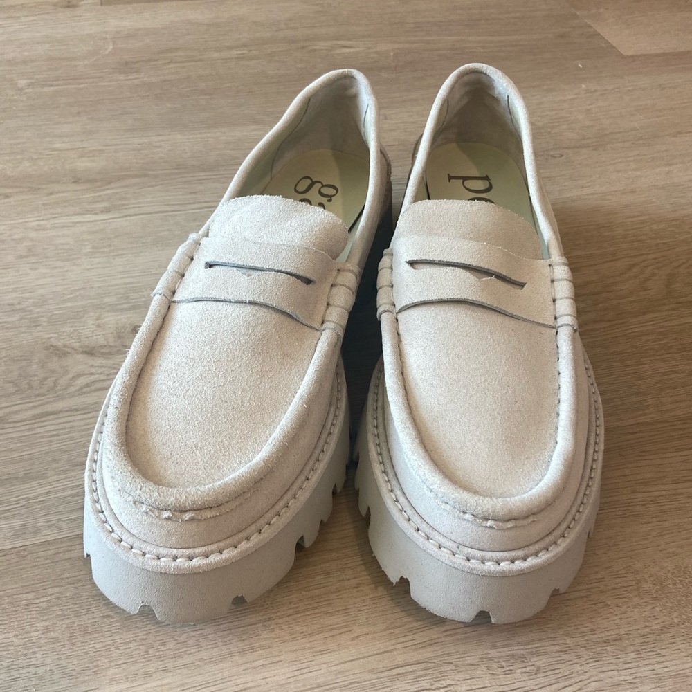BRAND NEW Pedro Garcia Beige Loafers - size 39, made in Spain